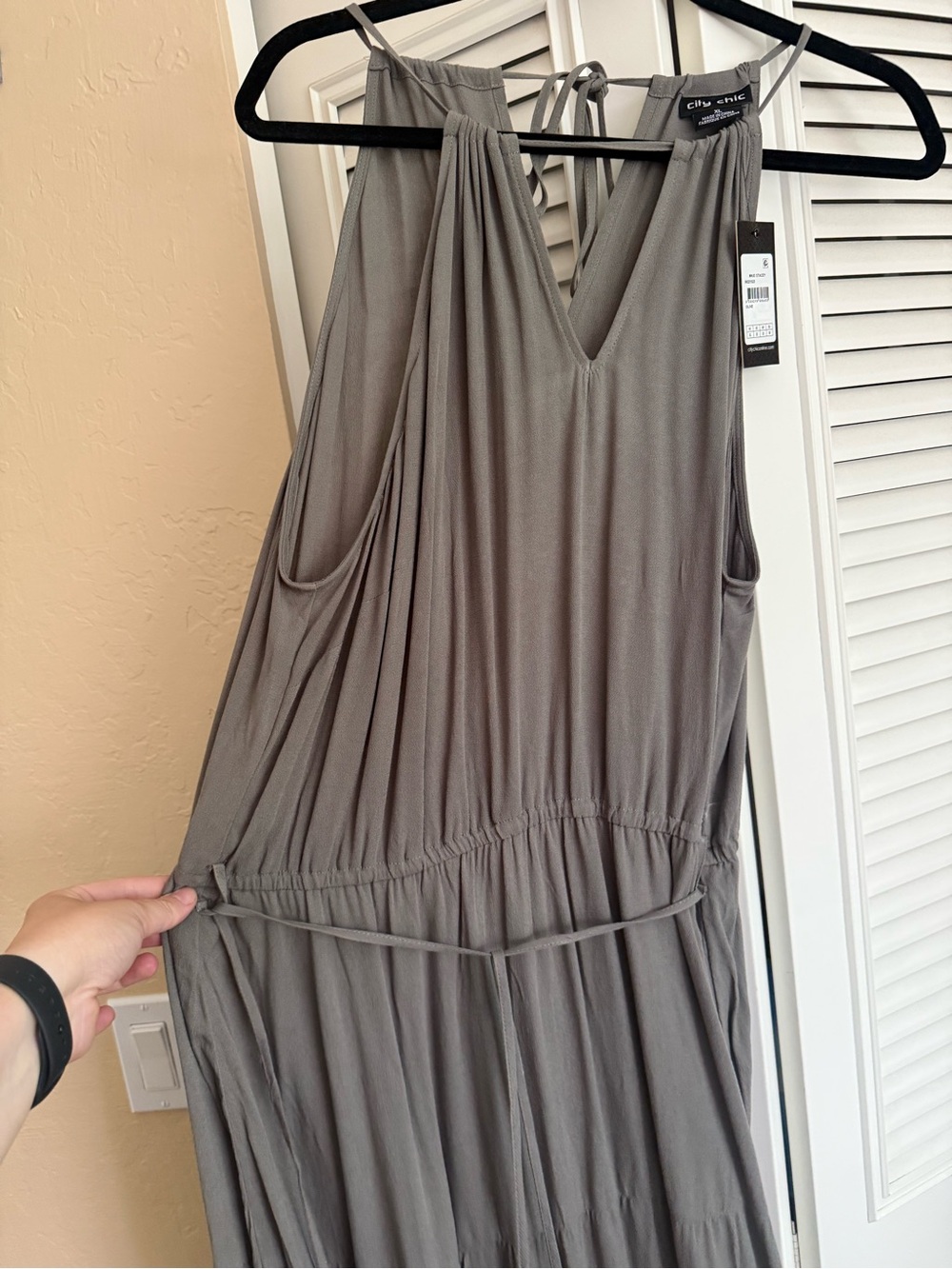 City Chic Olive Sleeveless V-Neck Maxi Jumpsuit - Picture 3 of 3